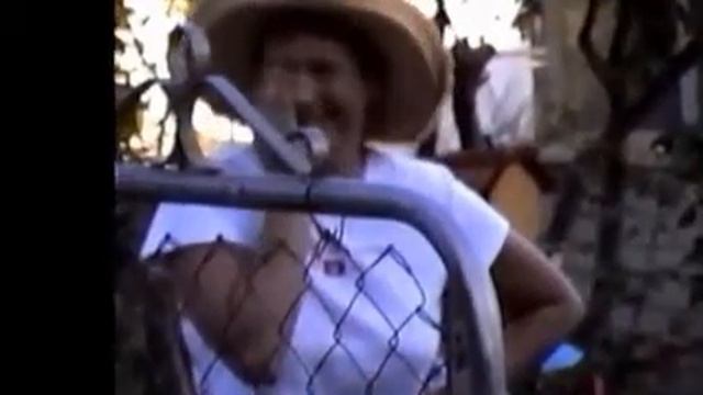 Erika Nann canta la cancion ''Esta Noche No''
