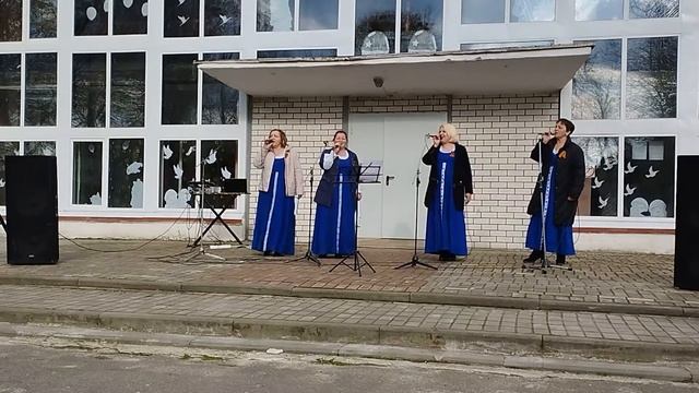 Своих не бросаем!