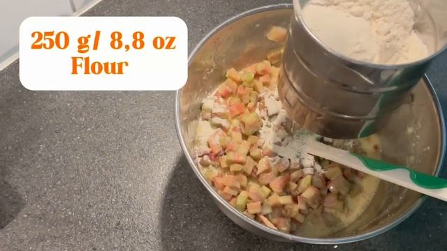 Irresistible Norwegian Rhubarb and Almond Cake! A Must-Try Recipe!