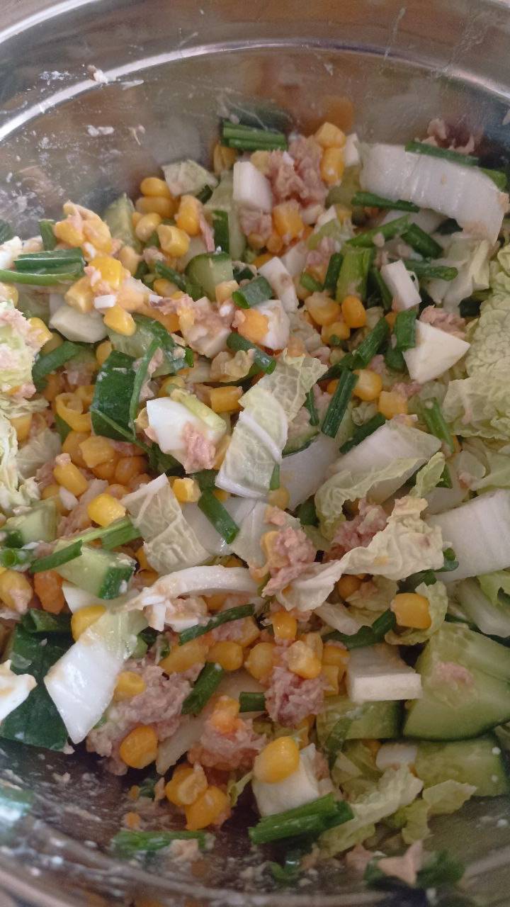 Просто вкусненький салатик)
#салат_с_тунцом