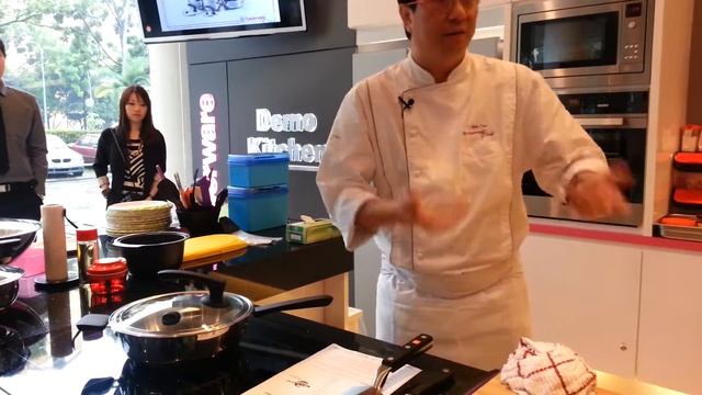 Copy of Chef Eric Teo: Cooking Lotus Root with Tupperchef  Part 3_1