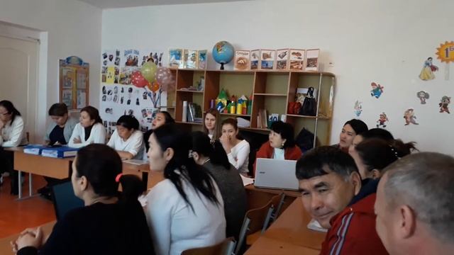 №31 бастауыш мектеп балабақша кешенінің мұғалімдерінің Абайдың әндерін айтуда