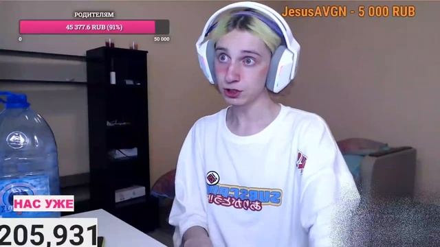 ЗАГЛОТУС ДАША КОРЕЙКА ПУГАЕТСЯ КРЯКАЮЩЕЙ БУТЫЛКИ😱🍼