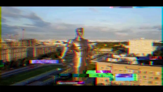 Юрий Гагарин и летний закат