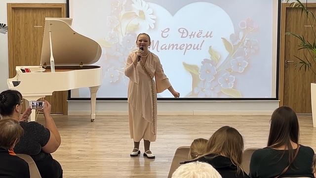 "Гадалка" (Ну что сказать …) - исполняет Тараненко Олеся