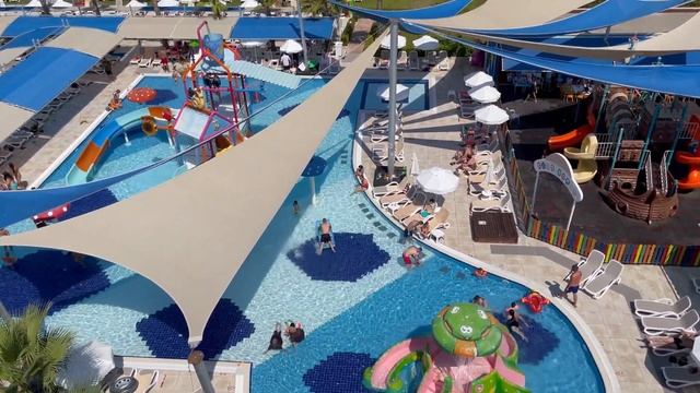 Dream World Aqua Aussicht vom Rutschen Turm 13.07.2021 4K