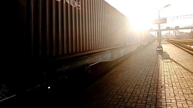 ВЛ80с с грузовым составом следует из Минска через"ст. Минск-Восточный"