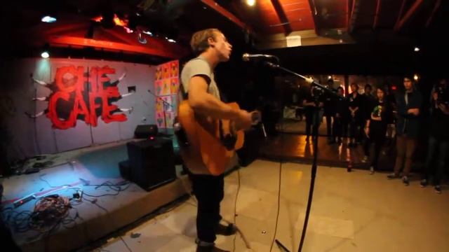 Красавчик нереально красиво поет