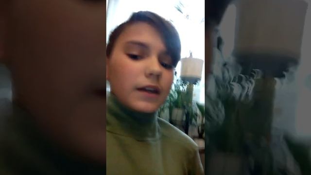 как вы считаете прав ли мелкий или нет?