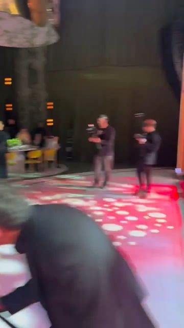 Вчера в Москве #лепс выступал на юбилее бизнесмена, Аврора прилетела из Лондона ☺️❤️ #юмор #певец