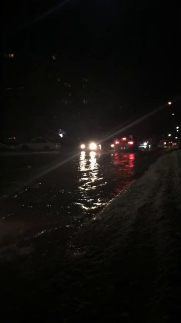 Потоп на ул. Лунной: во всем Бердске отключили воду