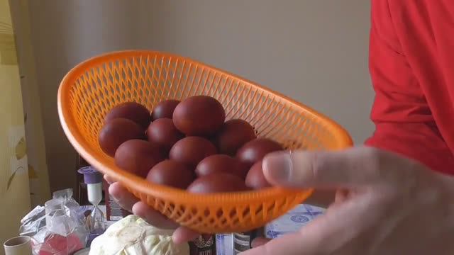 ЧЕЛОВЕК НА КУХНЕ ПОЗДРАВЛЯЕТ ВСЕХ С КРАСНОЙ ГОРКОЙ 2020!