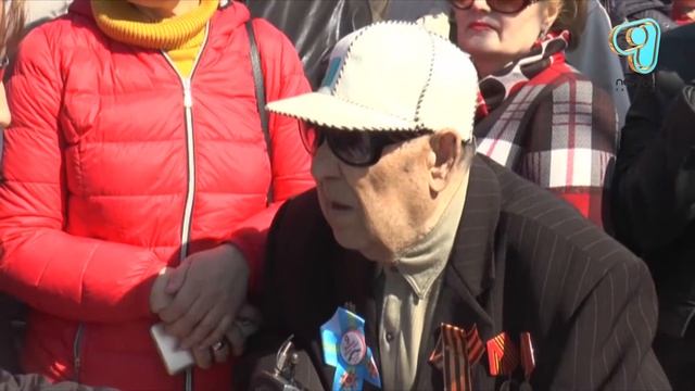 10.05.17. В Петропавловске возложили цветы к стеле Победы (М)