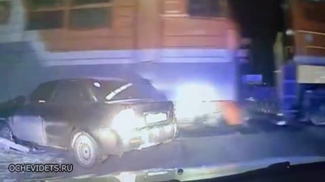 погоня за пьяным водителем и столкновения с поездом