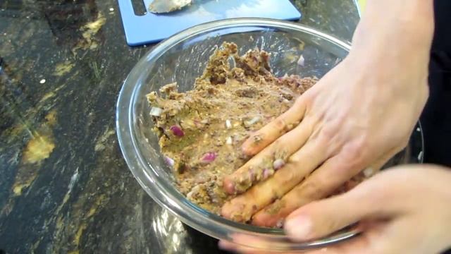 Low Fat Vegan No Oil Black Bean/Lentil Veggie Burgers from Jeff Novick MS RD