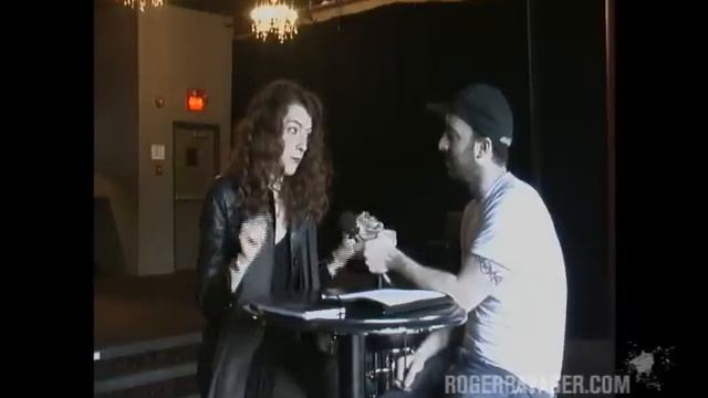Melissa Auf der Maur-Entrevue avec RogerRavager.com