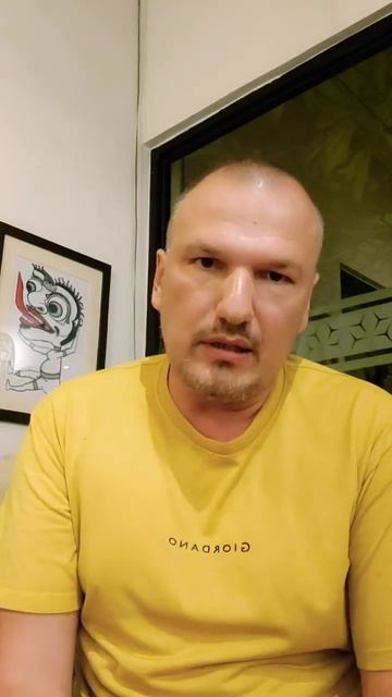 Бесконечные бессмысленные слова о том, что кто-то говорит не из "личности"