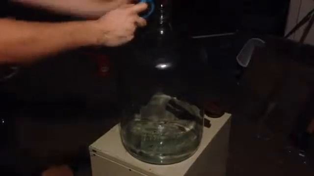 Забавны фокус бутылем и газом