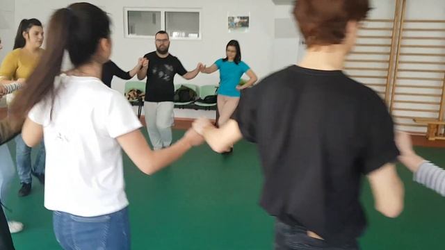 Dari Dari - Greek dance (kalamatiano)