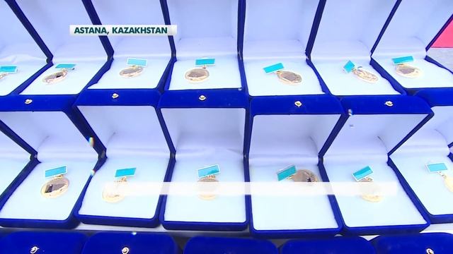 Аким Астаны наградил 132 выпускника знаком «Алтын белгi» - KazakhTV