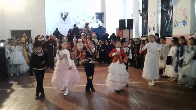 Школа имени Уркуя Салиевой 2018-год 3-б