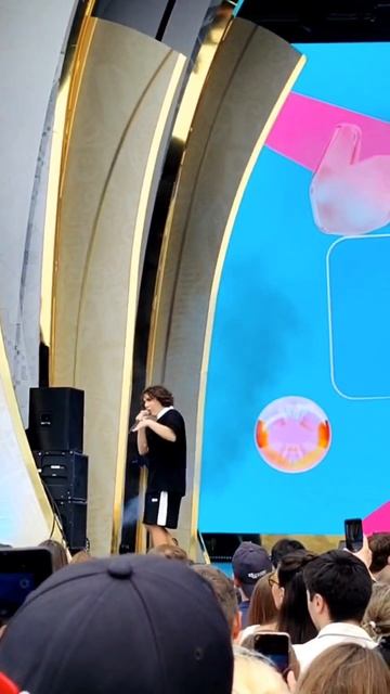 Малой поплыл