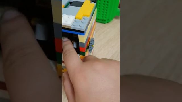 лего автомат для выдачи тик така