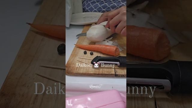 White radish or daikon bunny #shorts #Fruitandvegcarving #art