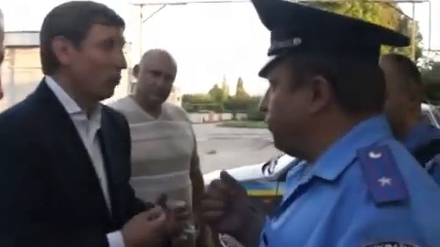 Милиционеры пыталась арестовать сами не зная за что