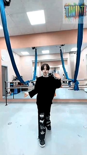 🔥 Парень Зажигает под 'Super Lady': Танцевальный БОМБА! 💣