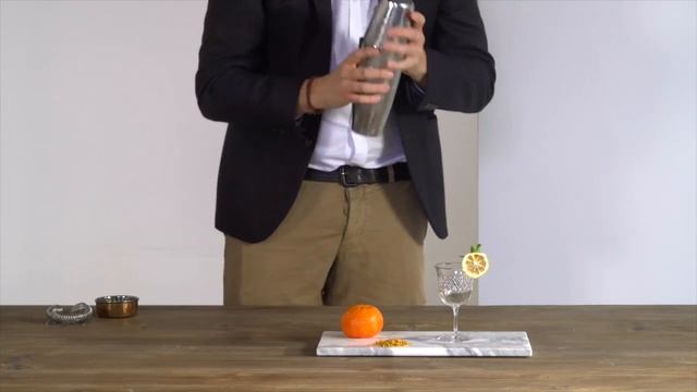 How To Make A Clementine Sour Cocktail - MADE.COM