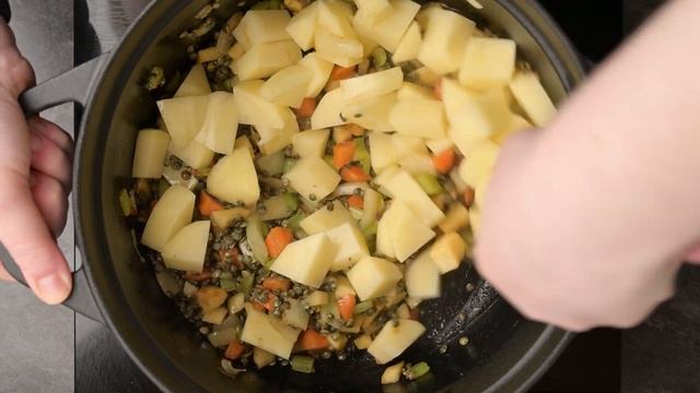 Lebanese Lentil Soup with Lemon and Kale (Vegan)