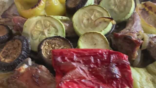 Рецепт рёбрышек с овощами😋