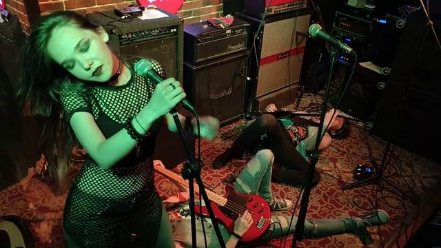 High Voltage - Wholle Lotta Rossie (AC/DC Cover)