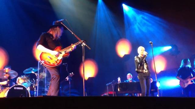 Marie Fredriksson, Sparvöga (with glowsticks), Göteborg 15.3.2014