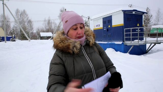 Зона зелёная, уровень напряжённости красный.