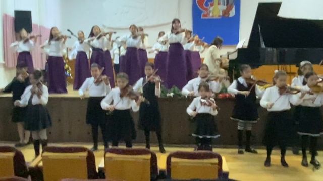 М. Вильсон « Парад скрипок »! Музыкальная школа им. П.Ф. Шубина, Кыргызстан, г.Бишкек.