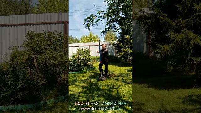 Отработка ударов шестом на макиваре в деревне (11)