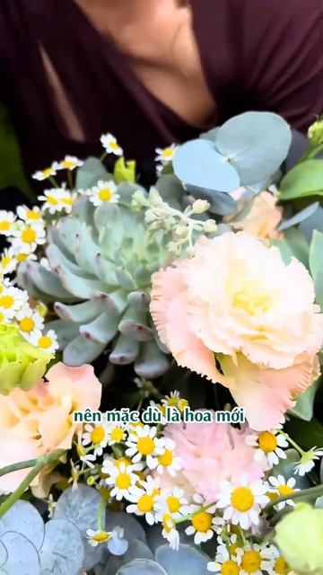 Bó Hoa Sinh Nhật - Cát Tường Cam Xoắn Làm Khách Tưởng Hoa Cũ