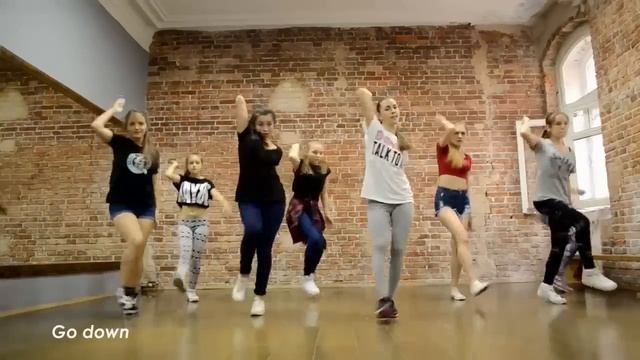 Dancehall steps choreo "Busy Signal - Grease Up" by Lena Korneychuk