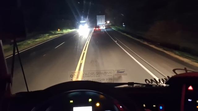 SIMPLESMENTE O ALFALTO ACABOU E NINGUÉM NOS FALOU NADA, 35 KM DE ESTRADA DE CHÃO