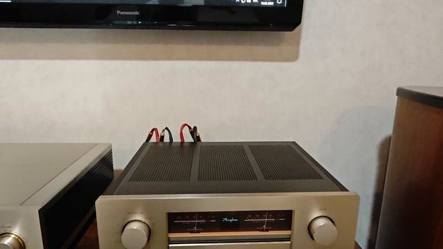 Accuphase E-406 & Martin-Logan Aerius