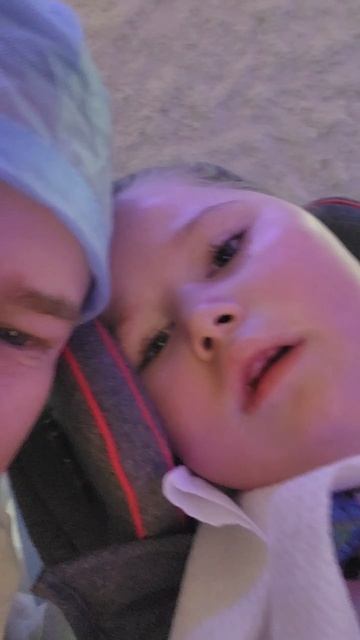 всем большой привет от принцессы с папой 😌 доброго всем вечера, ночи друзья 💪 👸 🙂 #евасма1 #пап