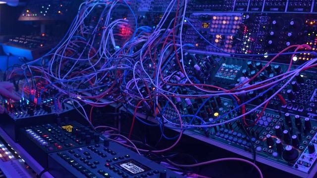 State Azure Pale Oasis - Ambient Modular Performance (Arp 2600, Peak, Assimil8or, Rings, Vector)