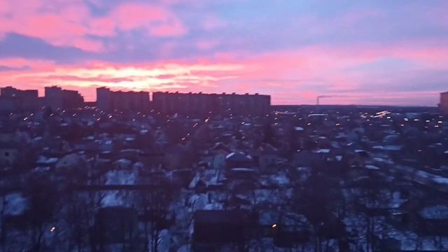 Розовое небо и бумажный дракончик Оцелотка...