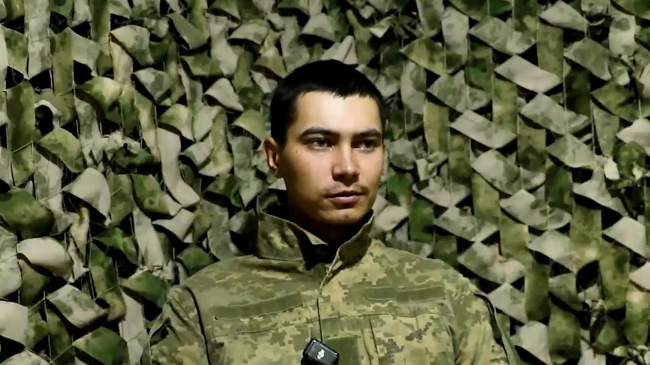 Пленный боевик признался, что слушал русскую музыку вопреки запретам закона