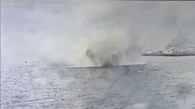 Редкие кадры падения самолёта радиоэлектронного противодействия EA-18G Growler ВМС США 12 февраля.
