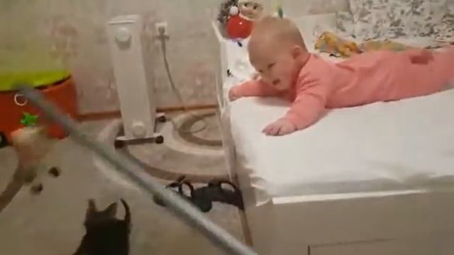 Милана хохочет