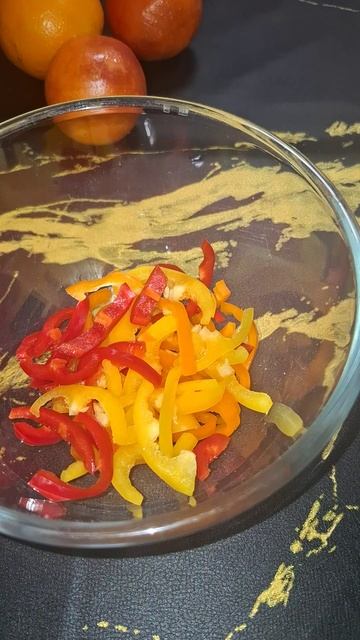 Салат с красной рыбой и болгарским перцем