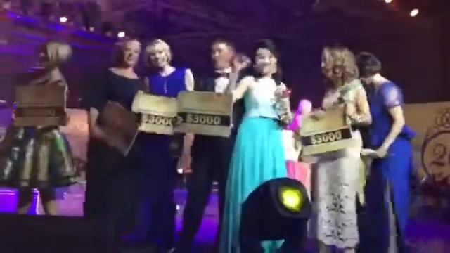 Девчонки, молодцыыыы! Новые Старшие Золотые на сцене банкета!
